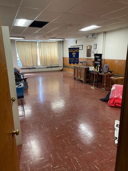More Photos Of 725 Shipping St NE, Salem Lodge Meeting Hall For Sale