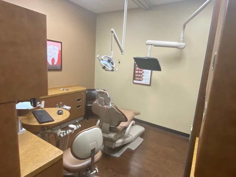 More Photos Of 4010 Sandy Brook Dr, Round Rock Medical For Sale