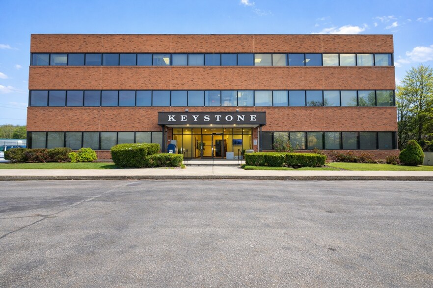 Primary Photo Of 85 Barnes Rd, Wallingford Medical For Sale