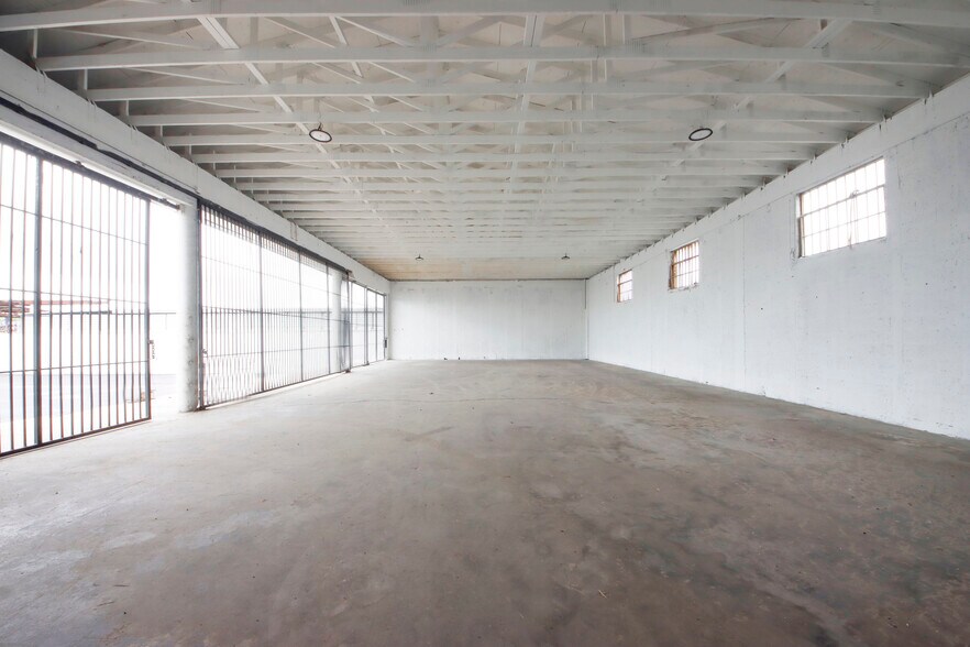 More Photos Of 6721 NW 36th Ave, Miami Distribution For Lease