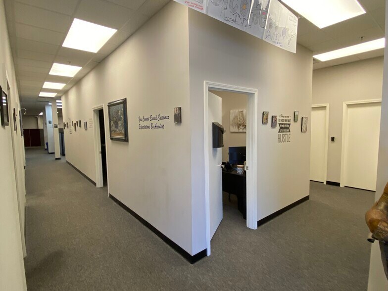 More Photos Of 8804 Caroma St, Olive Branch Flex For Lease