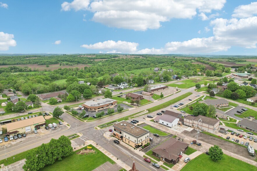 More Photos Of 101 Jones St, Barneveld General Retail For Sale