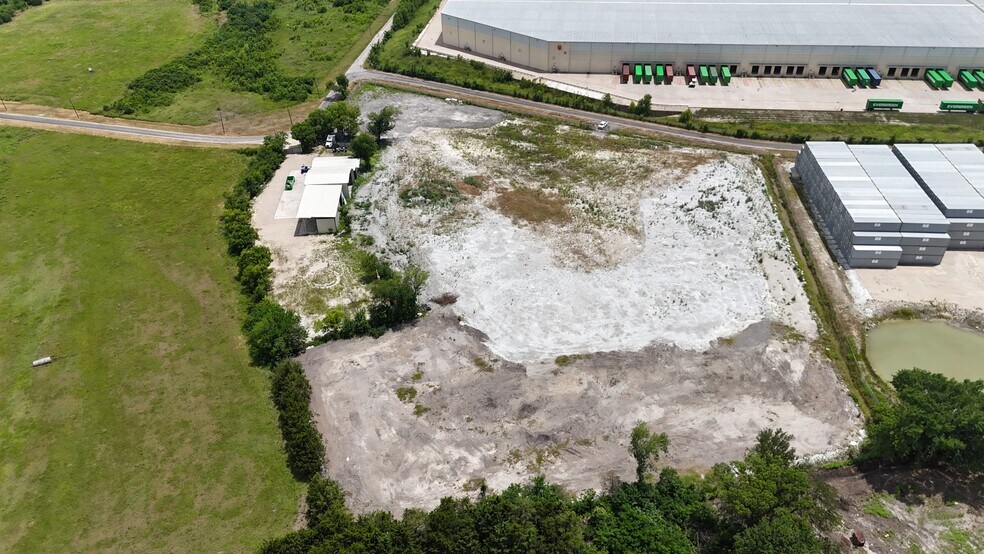 More Photos Of 601, 867, 906 Talco Rd, Lancaster Warehouse For Lease