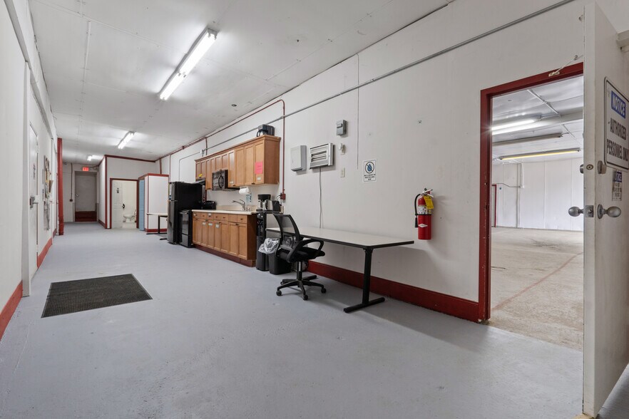 More Photos Of 25 Word St, Fairburn Warehouse For Sale