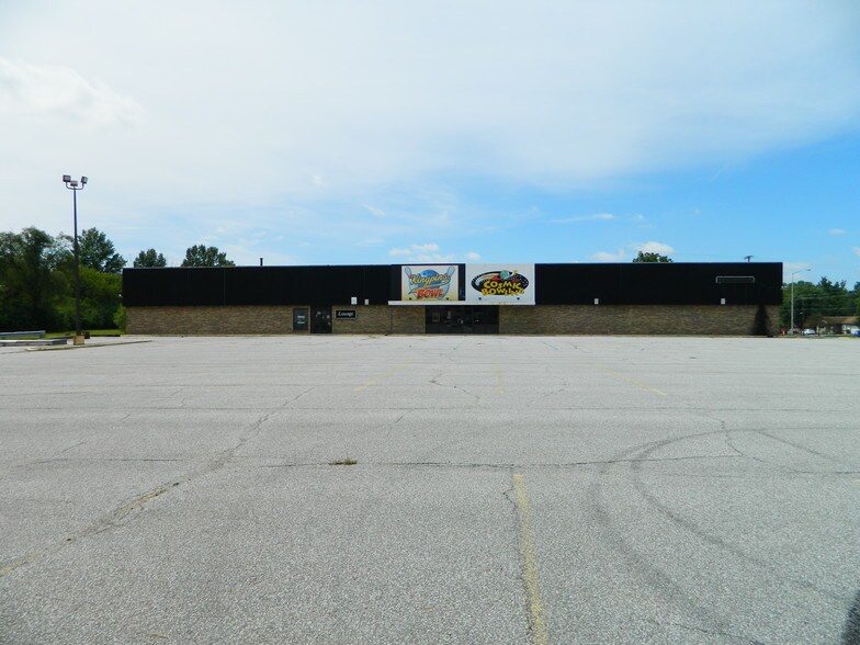 More Photos Of 3810 Lake Ave, Fort Wayne Bowling Alley For Lease