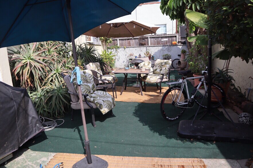 More Photos Of 604 Venezia Ave, Venice Apartments For Sale