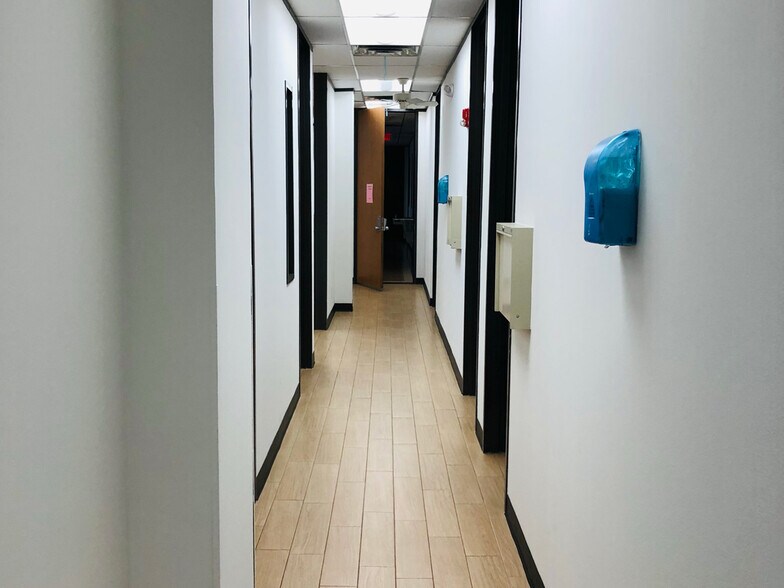 More Photos Of 2105 Jackson St, Houston Office For Lease