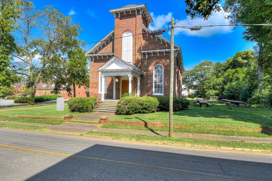 More Photos Of 205 E Liberty St, Washington Religious Facility For Sale