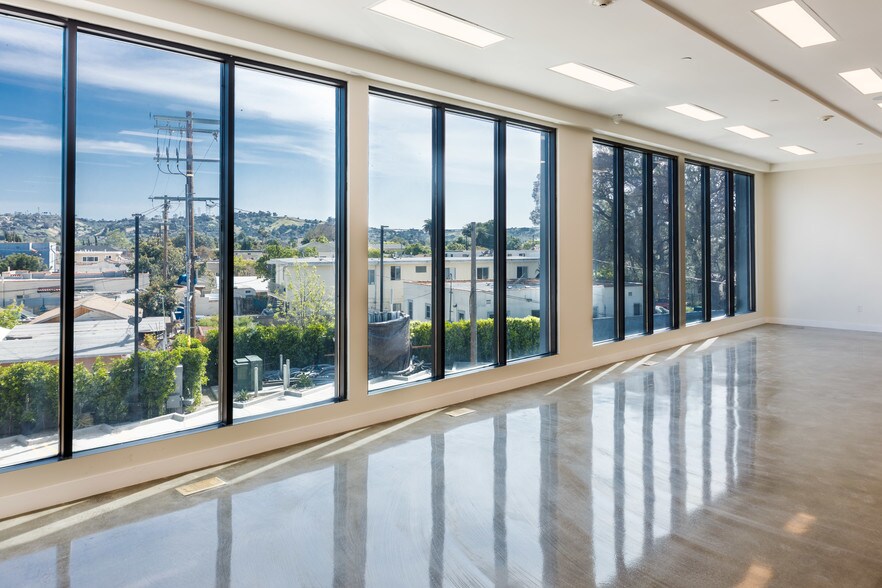 More Photos Of 5242 W Adams Blvd, Los Angeles Loft Creative Space For Lease