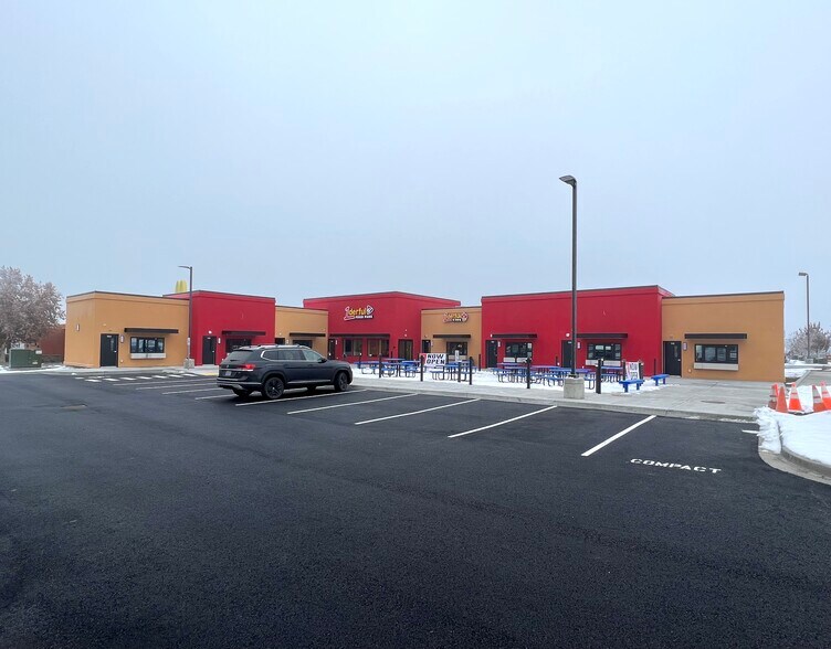 More Photos Of 6494 W Skagit, Kennewick Restaurant For Lease