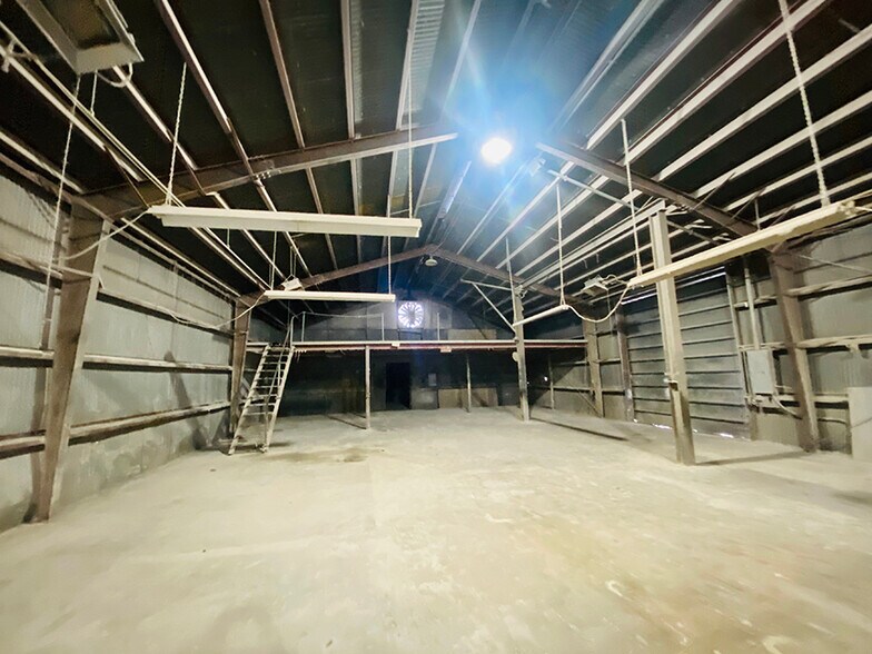 More Photos Of 41 Spring St, Jacksonville Warehouse For Sale