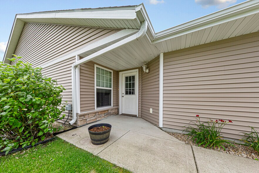More Photos Of 665 El Dorado Ln SE, Owatonna Multifamily For Sale