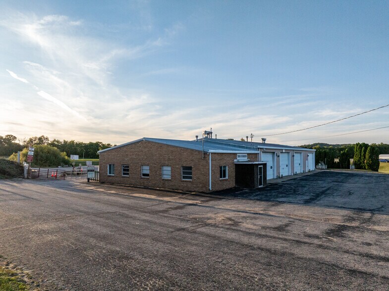 More Photos Of N5105 Leonard N, West Salem Flex For Sale