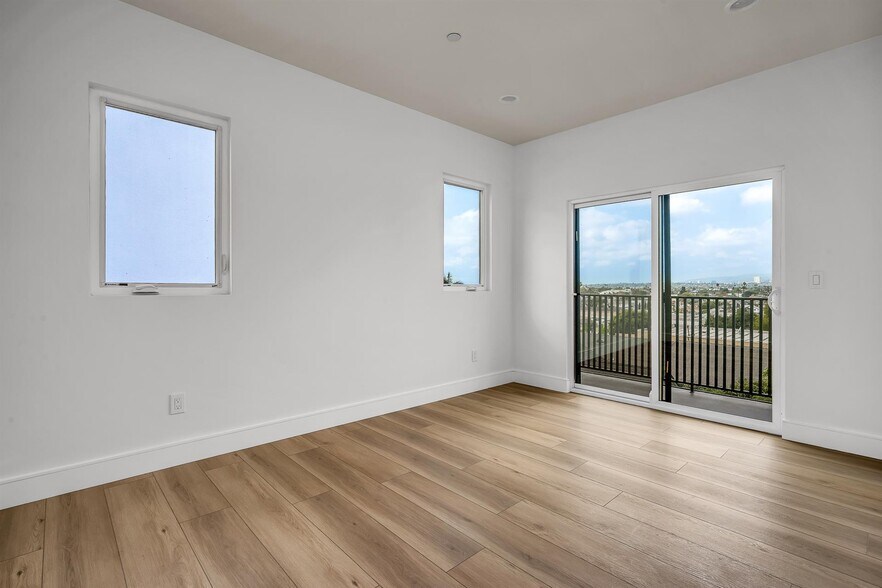 More Photos Of 4701 Saturn St, Los Angeles Multifamily For Sale