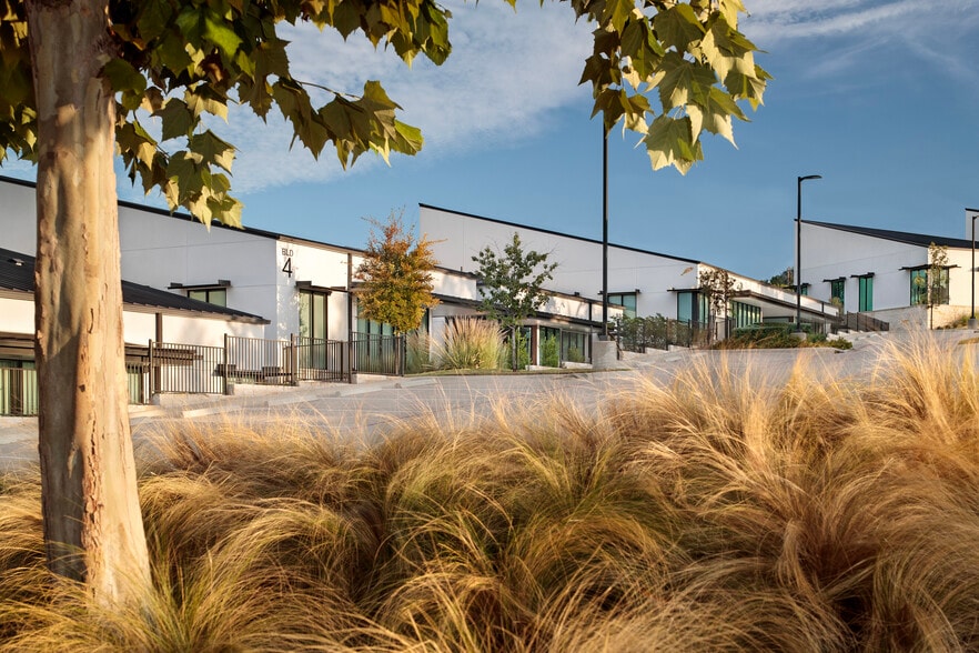 More Photos Of 3502 Wild Cherry Dr, Austin Office For Sale