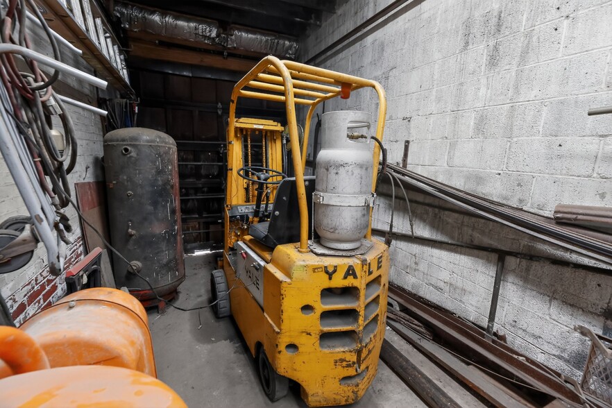 More Photos Of 3341-43 D St, Philadelphia Manufacturing For Sale