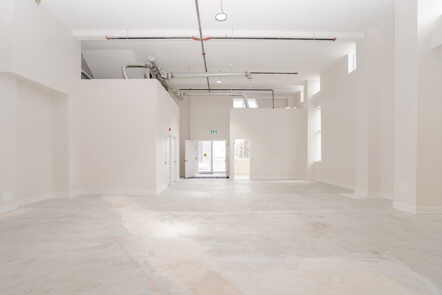 More Photos Of 135 Addison Hall Cir, Aurora Warehouse For Lease