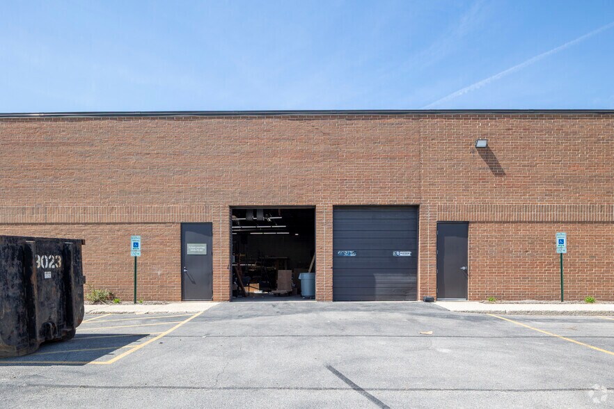 More Photos Of 500 E Touhy Ave, Des Plaines Manufacturing For Lease