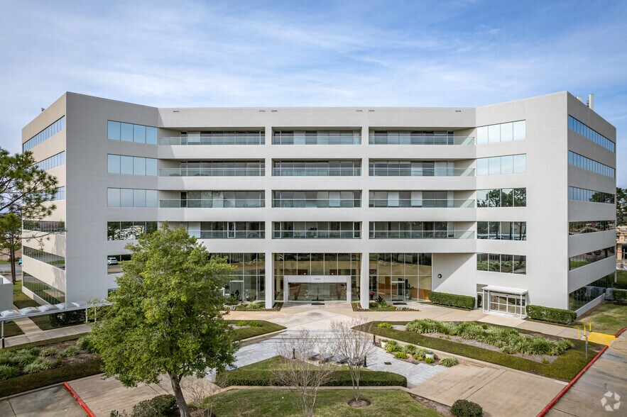 More Photos Of 12603 Southwest Fwy, Stafford Office For Lease