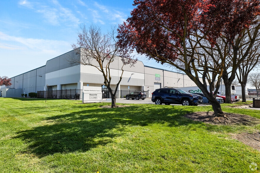 More Photos Of 3632 Petersen Rd, Stockton Manufacturing For Lease
