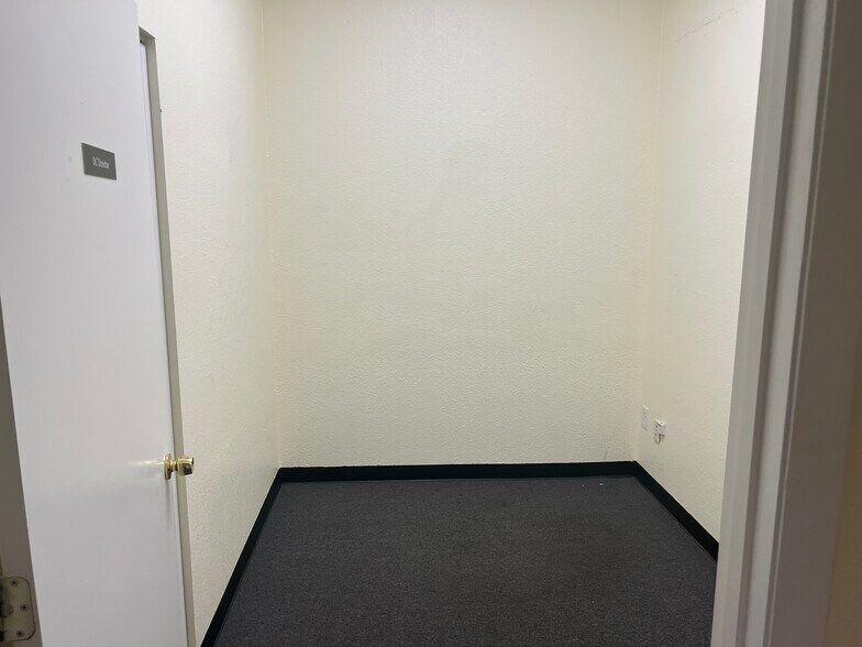 More Photos Of 4740-4780 US Highway 19, New Port Richey Unknown For Lease