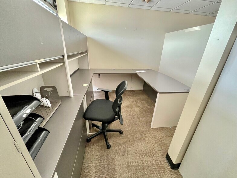 More Photos Of 120 16 1/2 St, Rock Island Office For Sale