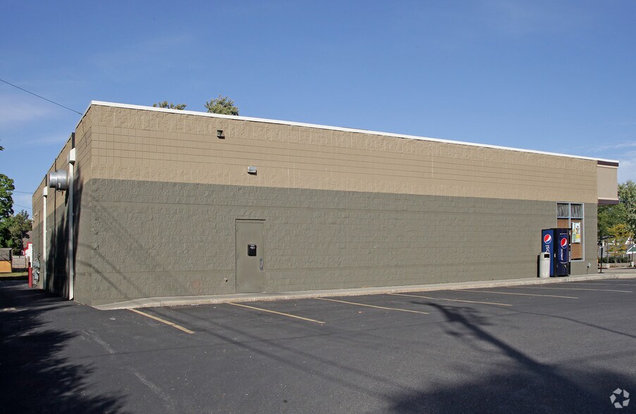More Photos Of 609-615 4th St NW, Faribault Storefront For Lease