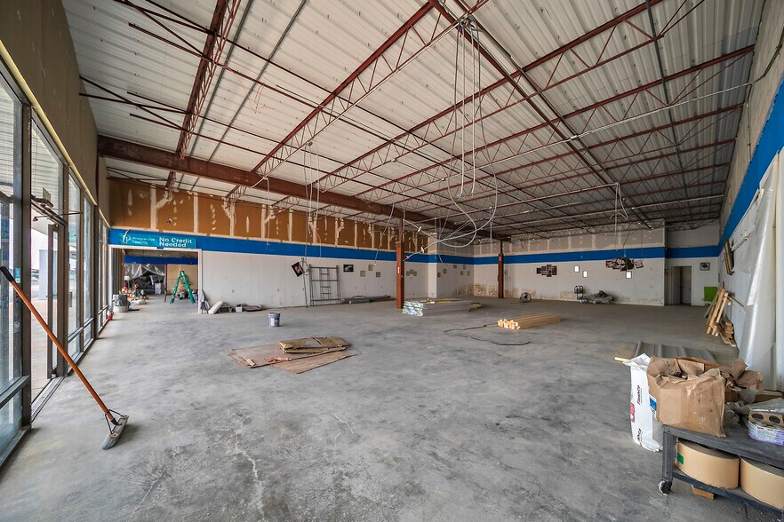 More Photos Of 10200 Almeda Genoa Rd, Houston Unknown For Lease