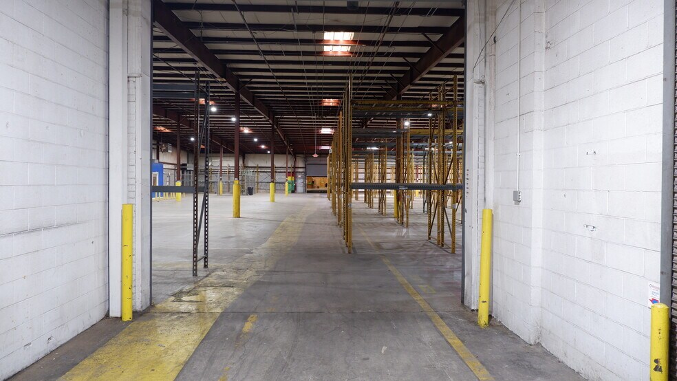 More Photos Of 1145 Hayes Industrial Dr, Marietta Distribution For Lease