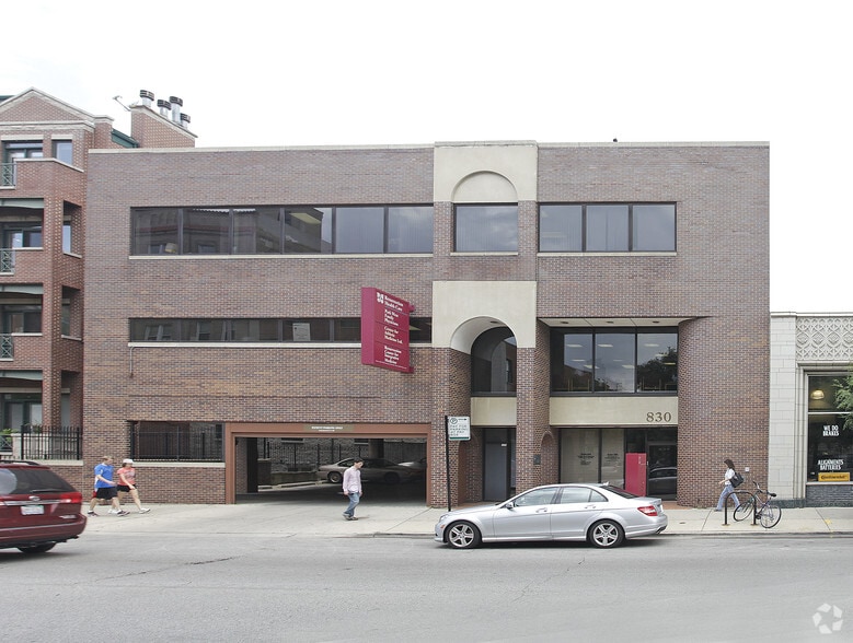 Primary Photo Of 828-830 W Diversey Pky, Chicago Medical For Sale