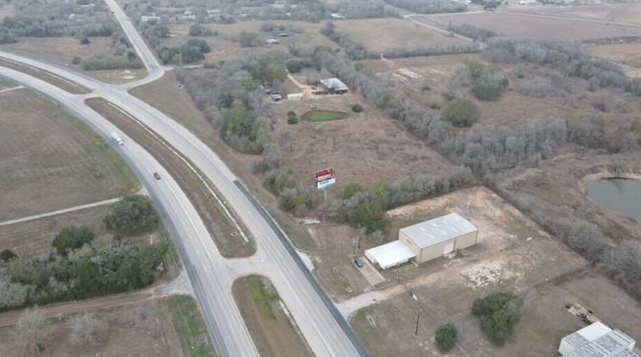More Photos Of 5902 W State Highway 71, La Grange Industrial For Lease