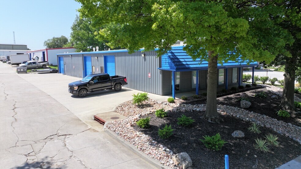 Primary Photo Of 533 N Lindenwood Dr, Olathe Warehouse For Sale