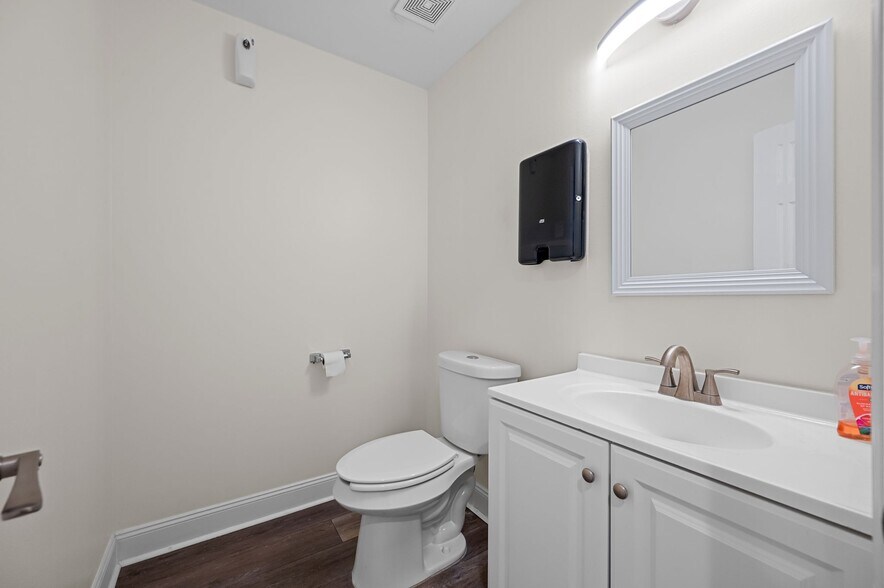 More Photos Of 7555 Half Mile Rd, Irvington Service For Sale
