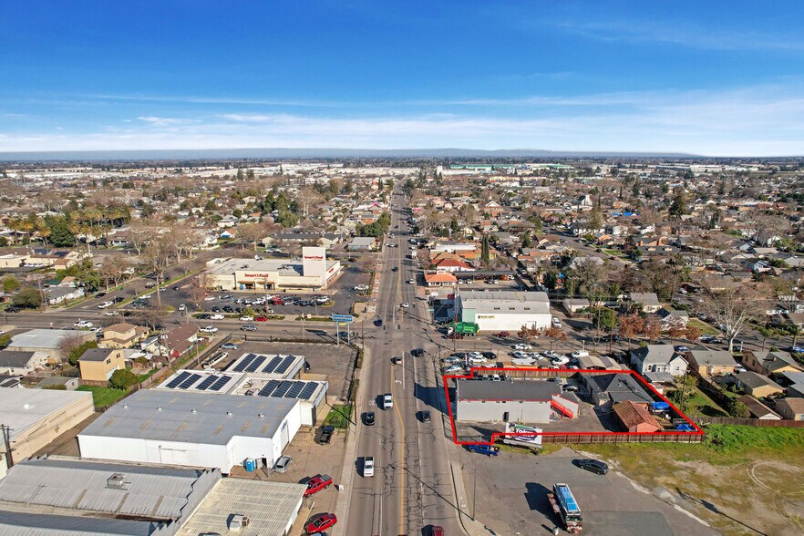 More Photos Of 104 E Lodi Ave, Lodi Storefront Retail Office For Sale