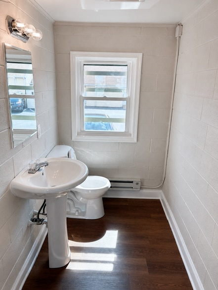 More Photos Of 120 Greenhill Ave, Wilmington Freestanding For Lease
