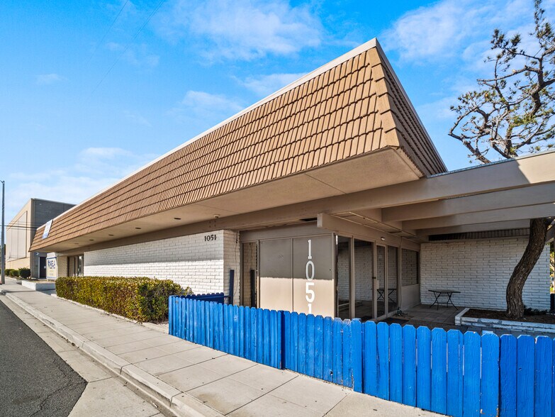 More Photos Of 1051 E Wardlow Rd, Long Beach Office For Sale