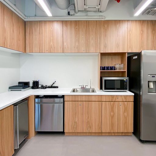 More Photos Of 525 8th Ave W, Vancouver Coworking Space