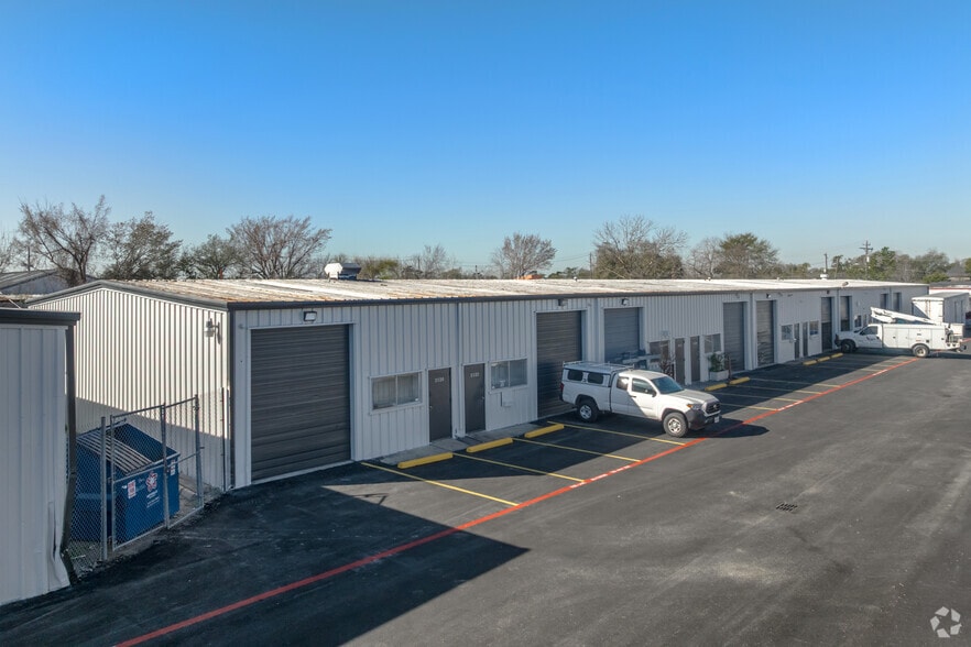 More Photos Of 7752 Hammerly Blvd, Houston Unknown For Lease