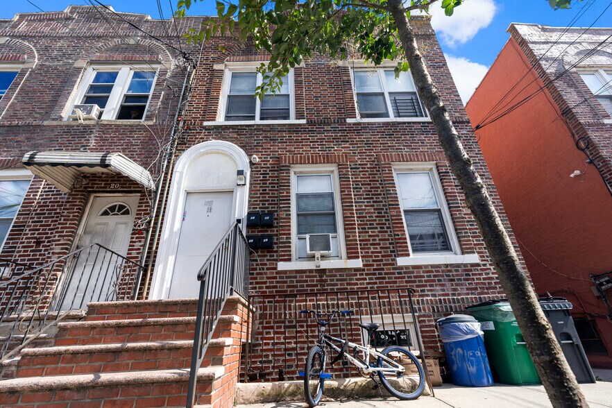 More Photos Of 18 Brighton 4th Ter, Brooklyn Apartments For Sale