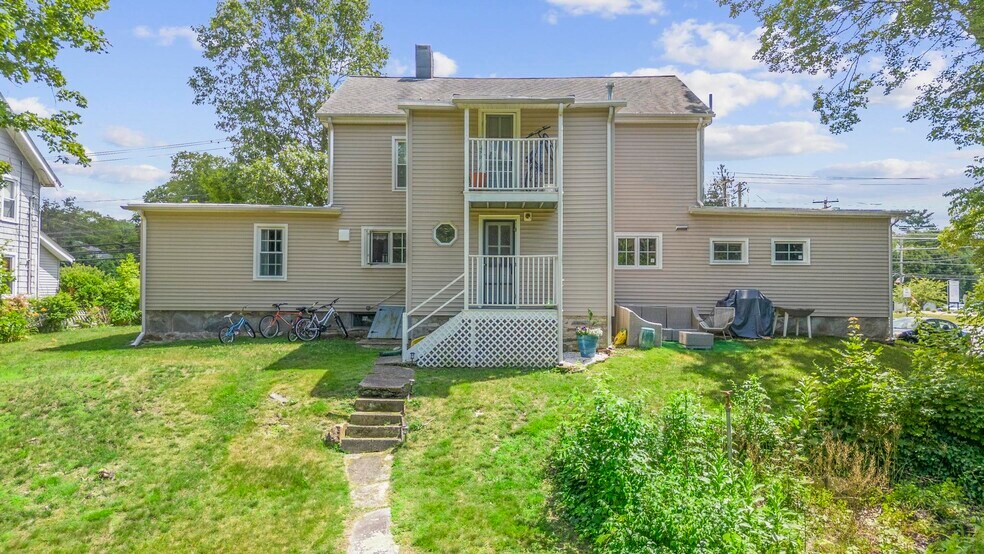 7 Whitney Ave, Trumbull, CT 06611 Apartments For Sale