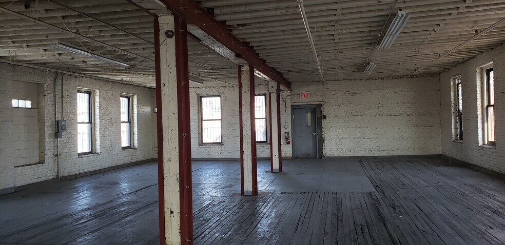More Photos Of 1943 Pitkin Ave, Brooklyn Warehouse For Lease