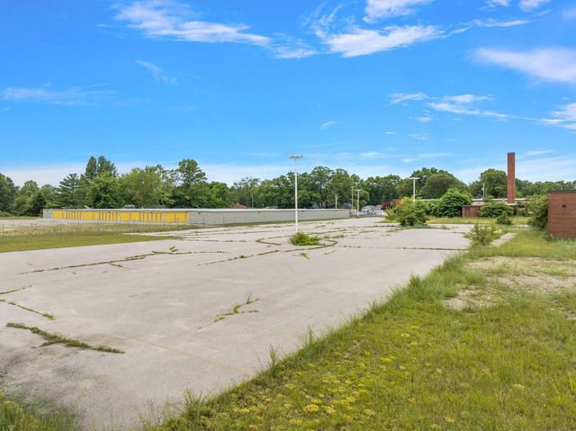 More Photos Of 2389 E Laketon Ave, Muskegon Flex For Sale