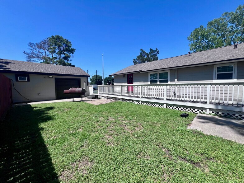 More Photos Of 2506 Anders Ln, Kemah Medical For Lease