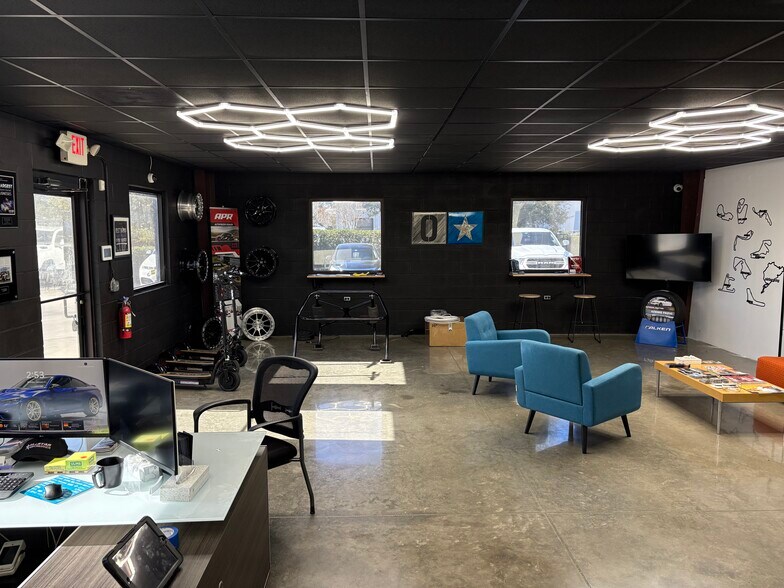 More Photos Of 3818 Caboose Pl, Sanford Warehouse For Lease