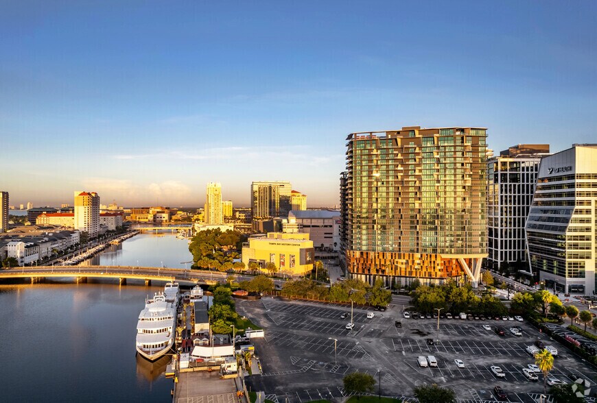 More Photos Of 1001 Water St, Tampa Office For Lease