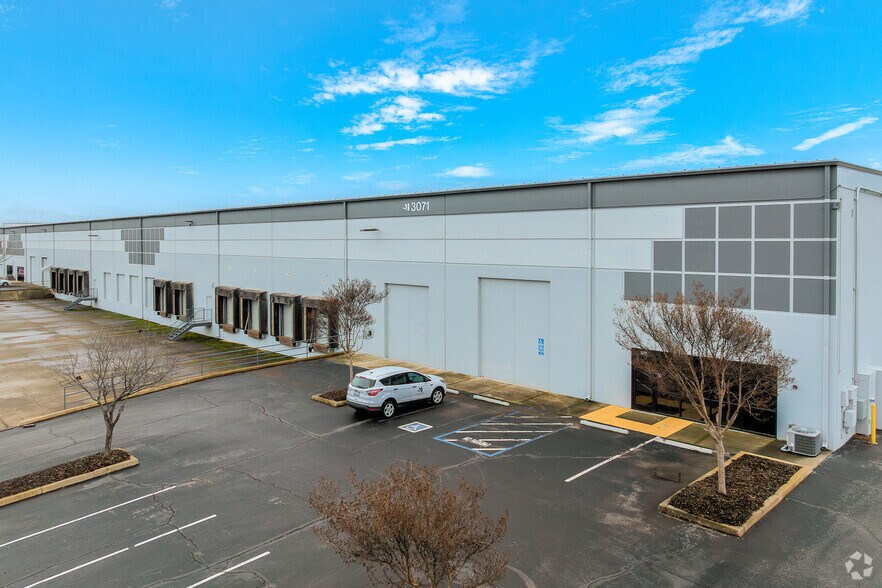 Primary Photo Of 3071 Venture Dr, Lincoln Warehouse For Lease