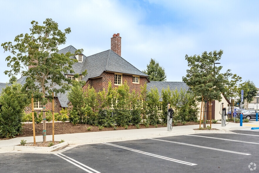 More Photos Of 7012 Walnut Grove Dr, Whittier Unknown For Lease
