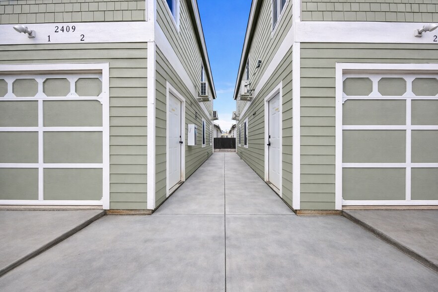 More Photos Of 2411-2421 L St, San Diego Apartments For Sale