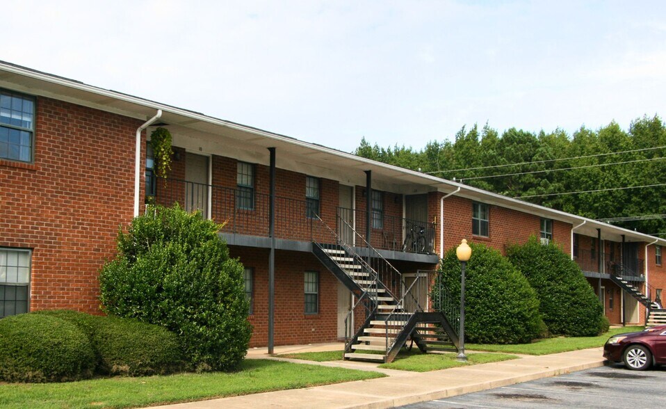 Primary Photo Of 3309 Landmark St, Greenville Apartments For Sale