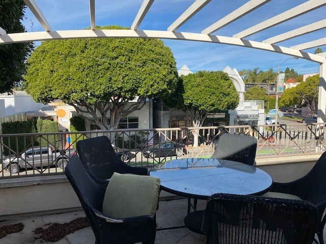 More Photos Of 1230 Montana Ave, Santa Monica Storefront Retail Office For Lease